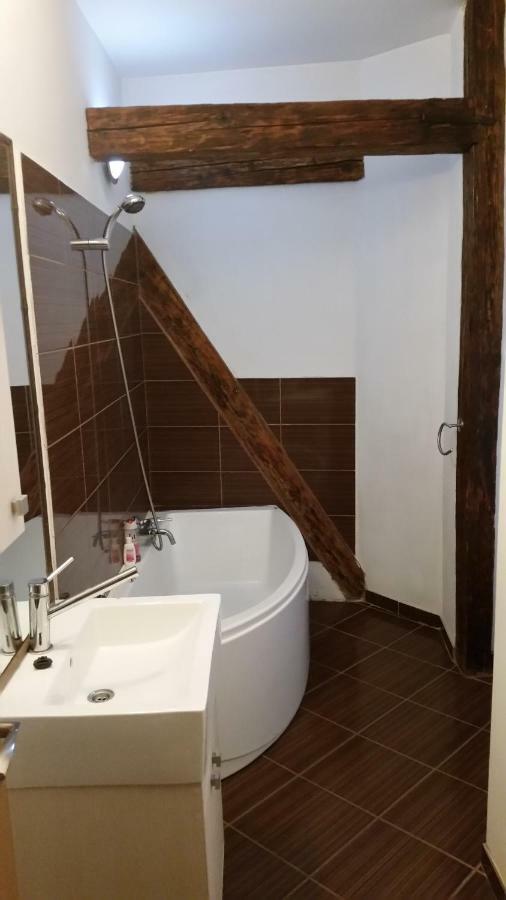 Apartament Central Oradea Lägenhet Exteriör bild