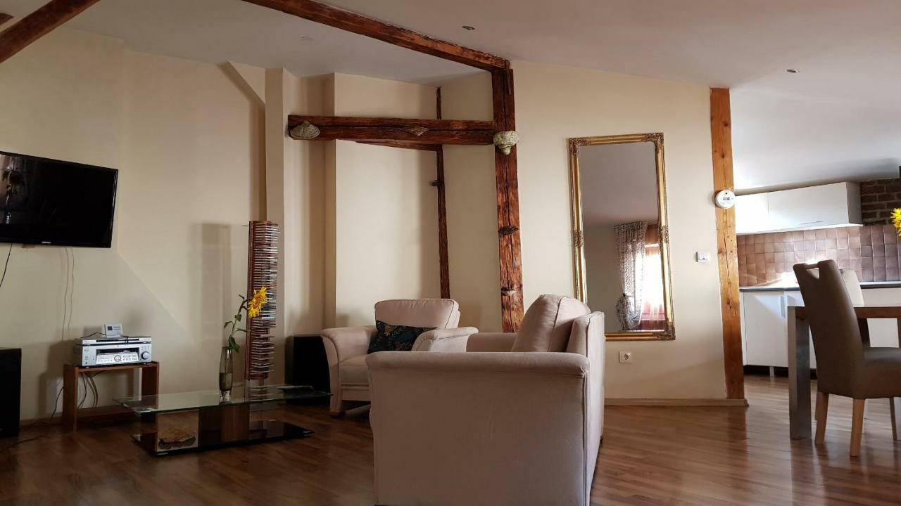 Apartament Central Oradea Lägenhet Exteriör bild